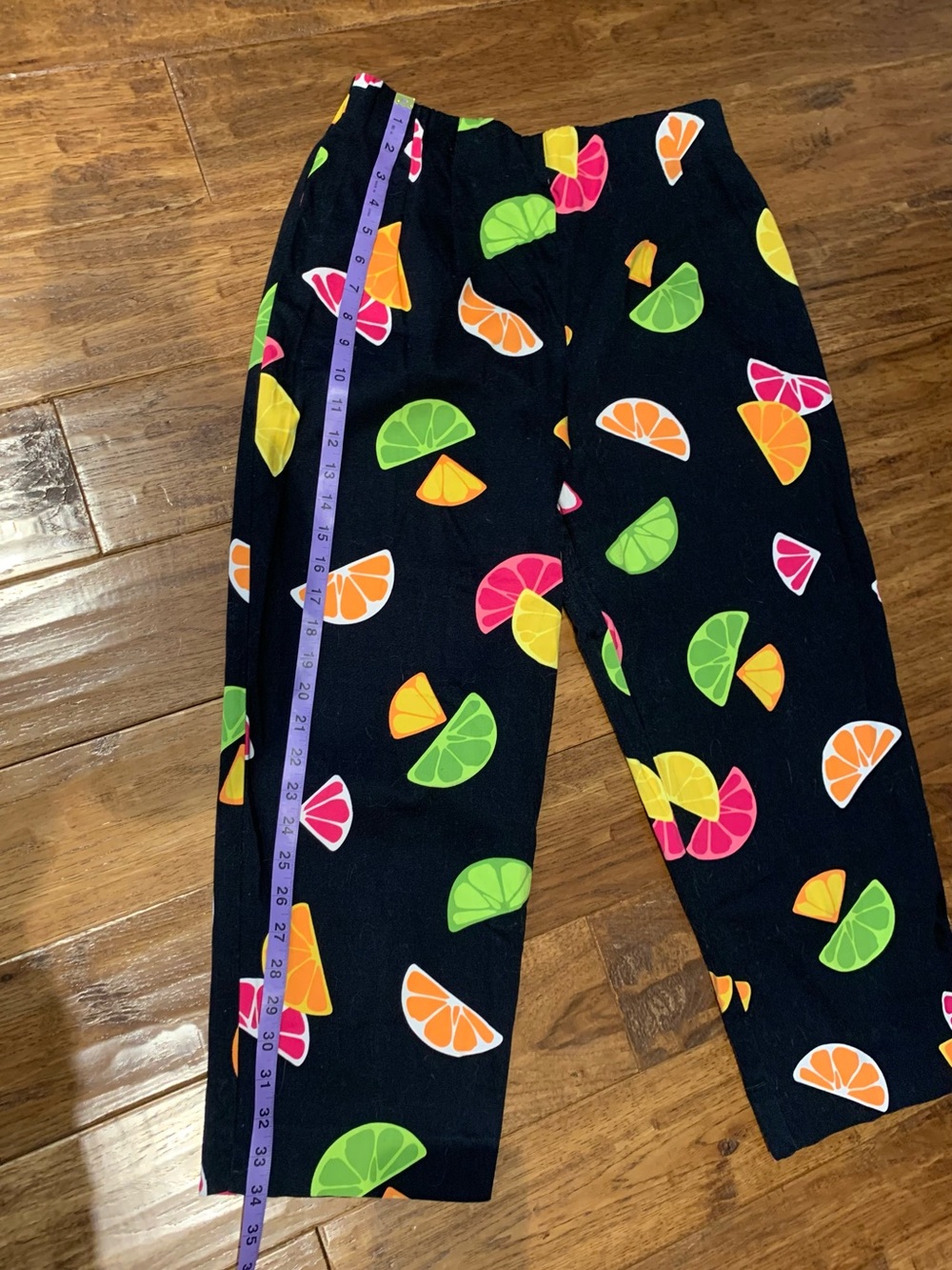 Vintage Briggs New York Black Capris Pants with Neon Citrus Slices - Picture 5 of 10